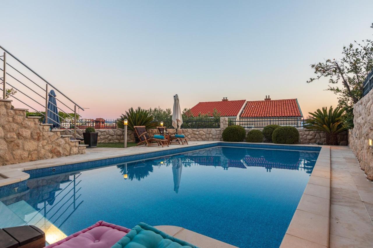 Villa Old Olive, 3Lovelyvillas Подгора Экстерьер фото